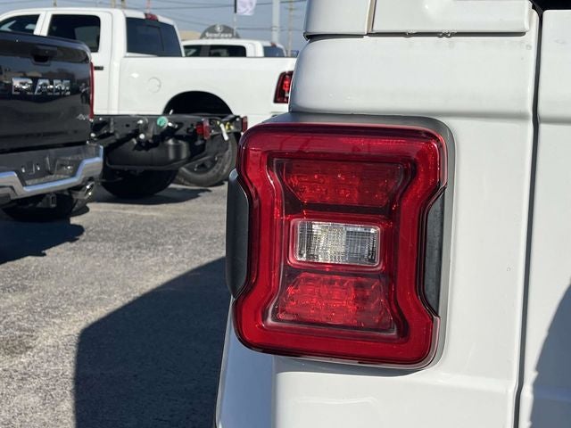 2021 Jeep Wrangler Unlimited Unlimited Sahara Altitude