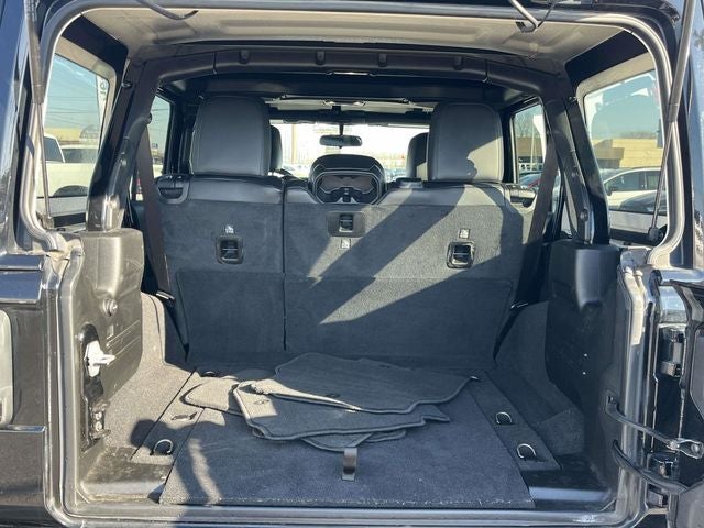 2021 Jeep Wrangler Unlimited Unlimited Sahara Altitude