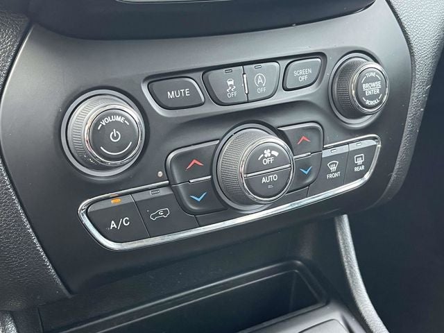 2022 Jeep Cherokee Latitude Lux