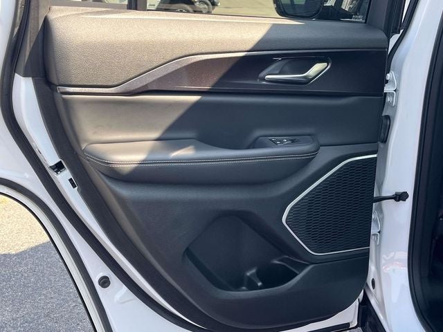 2022 Jeep Grand Cherokee Altitude