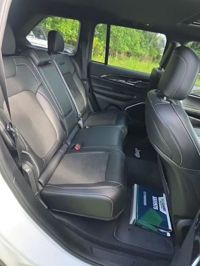 2022 Jeep Grand Cherokee Altitude