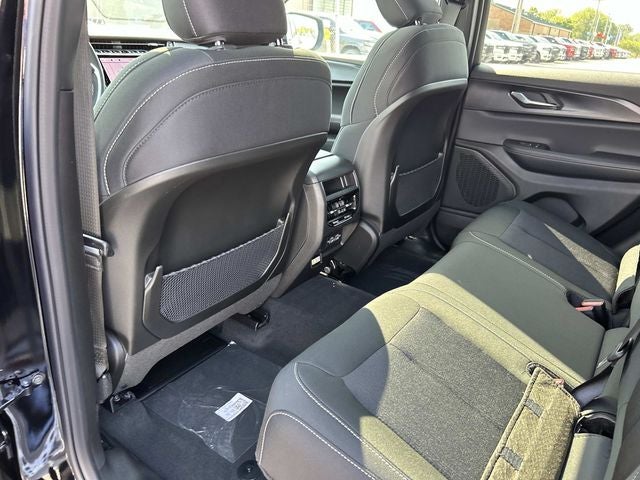 2027 Jeep Grand Cherokee Laredo X