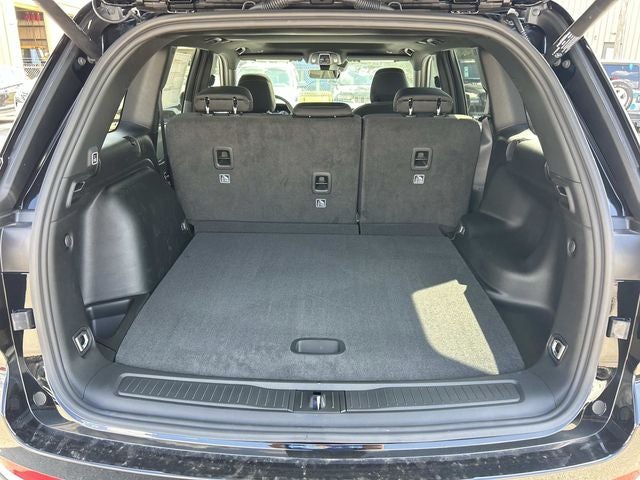 2027 Jeep Grand Cherokee Laredo X