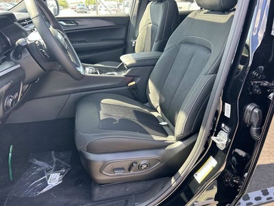 2027 Jeep Grand Cherokee Laredo X