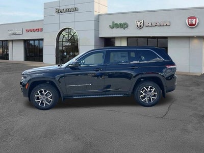 2027 Jeep Grand Cherokee Laredo X