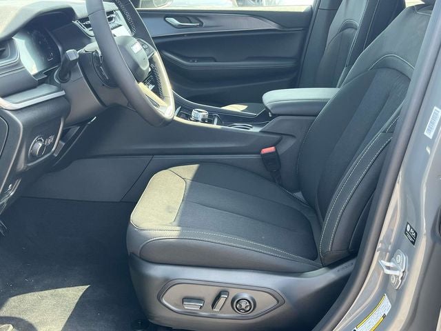 2027 Jeep Grand Cherokee Laredo X