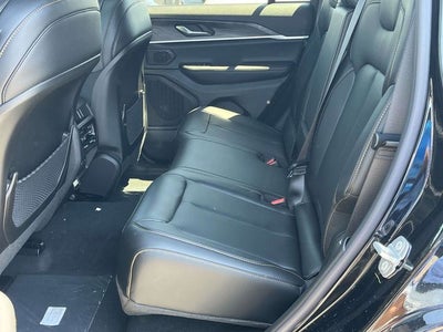 2026 Jeep Grand Cherokee Base