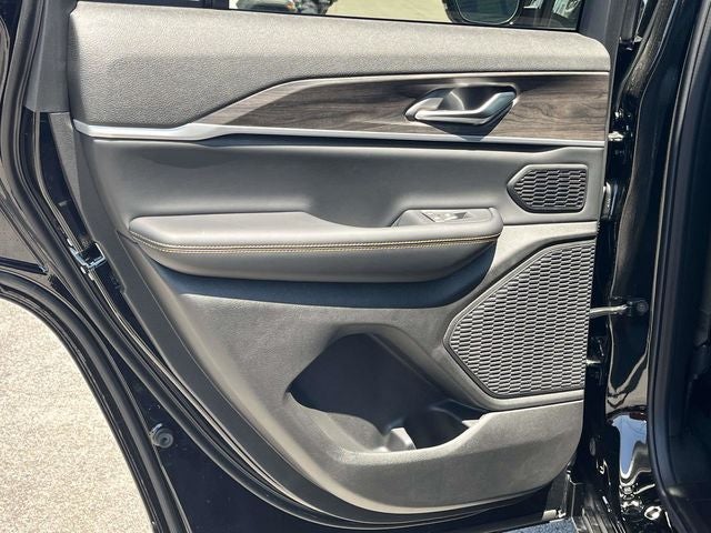 2026 Jeep Grand Cherokee Base
