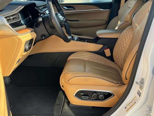 2022 Jeep Grand Cherokee Summit