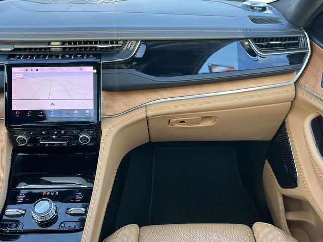 2022 Jeep Grand Cherokee Summit