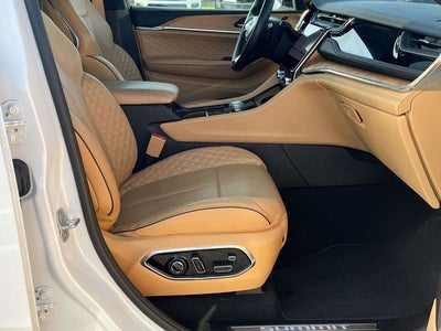 2022 Jeep Grand Cherokee Summit