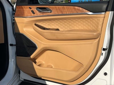2022 Jeep Grand Cherokee Summit