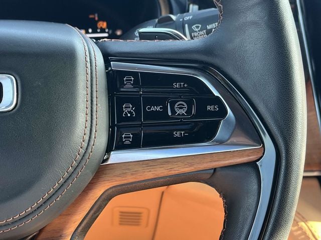 2022 Jeep Grand Cherokee Summit