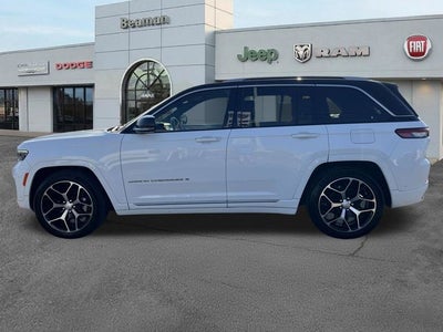 2022 Jeep Grand Cherokee Summit