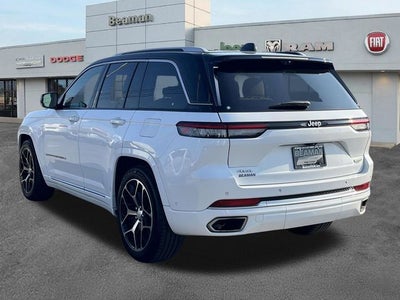 2022 Jeep Grand Cherokee Summit