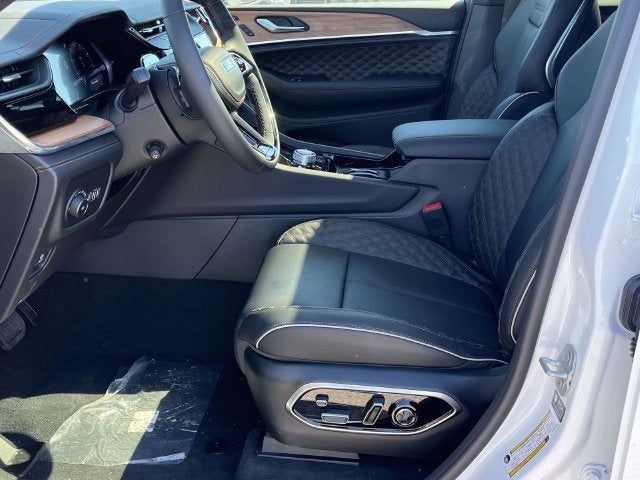 2027 Jeep Grand Cherokee Summit