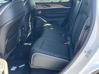 2027 Jeep Grand Cherokee Summit