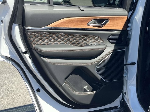 2027 Jeep Grand Cherokee Summit