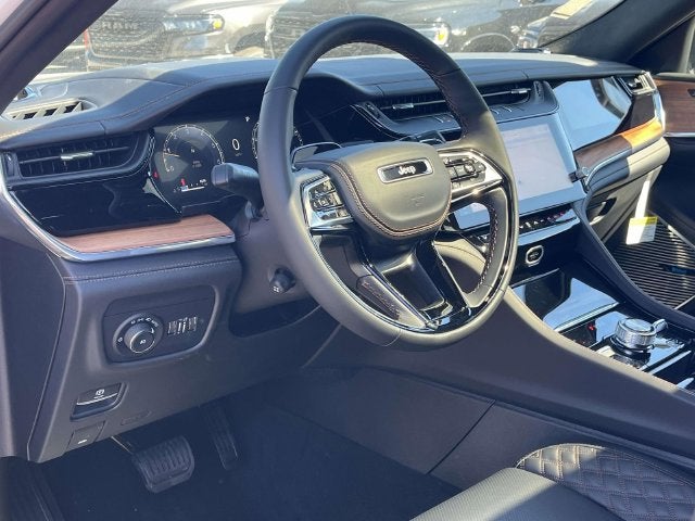 2027 Jeep Grand Cherokee Summit