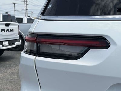 2022 Jeep Grand Cherokee L Laredo