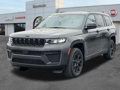 2026 Jeep Grand Cherokee Laredo