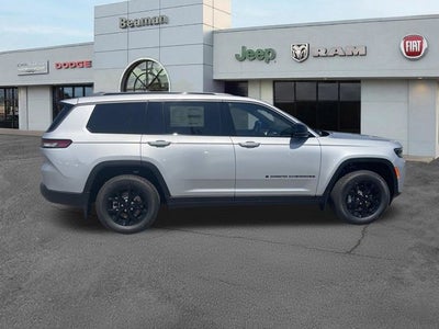 2026 Jeep Grand Cherokee Laredo
