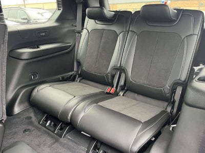 2027 Jeep Grand Cherokee Laredo Altitude