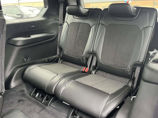 2027 Jeep Grand Cherokee Laredo Altitude