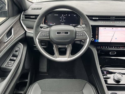 2027 Jeep Grand Cherokee Laredo Altitude