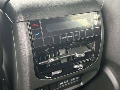 2027 Jeep Grand Cherokee Laredo Altitude
