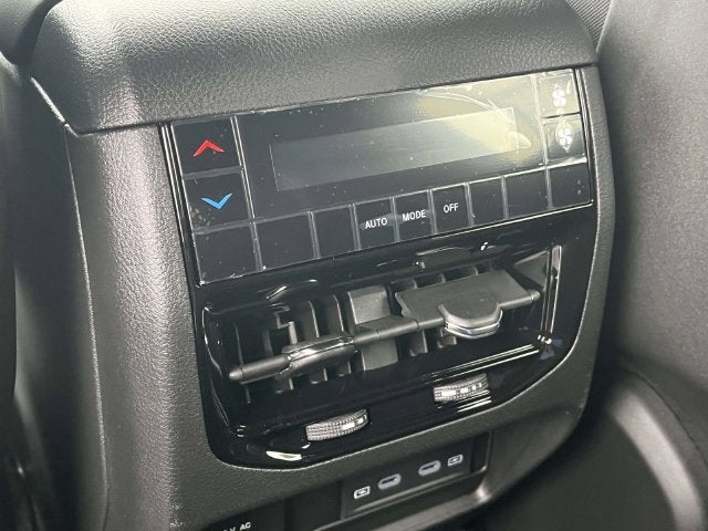 2027 Jeep Grand Cherokee Laredo Altitude