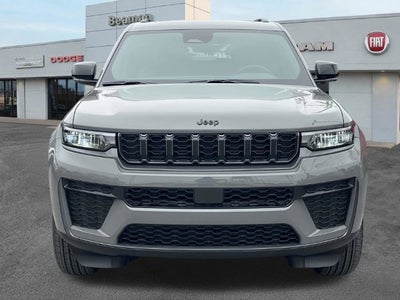 2027 Jeep Grand Cherokee Laredo Altitude