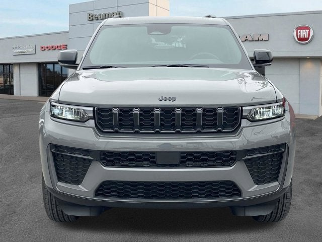 2027 Jeep Grand Cherokee Laredo Altitude