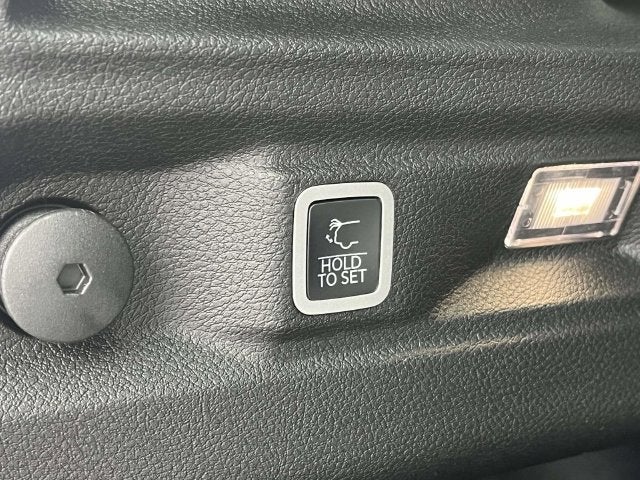 2027 Jeep Grand Cherokee Laredo Altitude