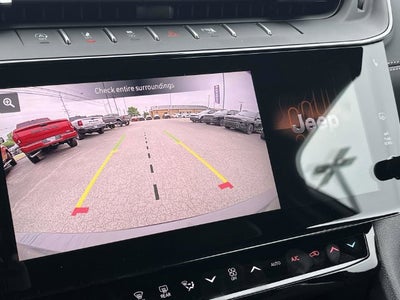 2027 Jeep Grand Cherokee Laredo Altitude