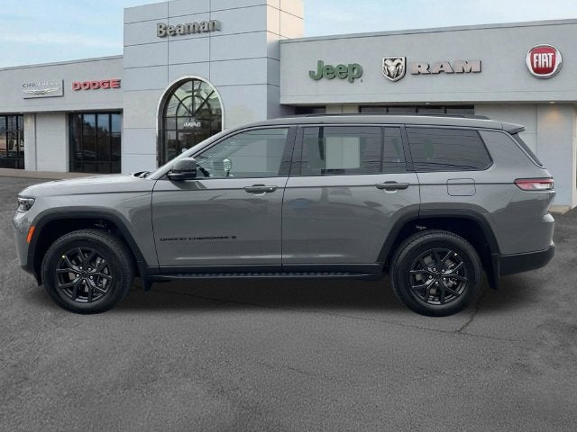 2027 Jeep Grand Cherokee Laredo Altitude