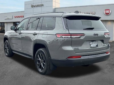 2027 Jeep Grand Cherokee Laredo Altitude