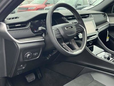 2027 Jeep Grand Cherokee Laredo Altitude