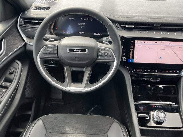 2027 Jeep Grand Cherokee Laredo Altitude