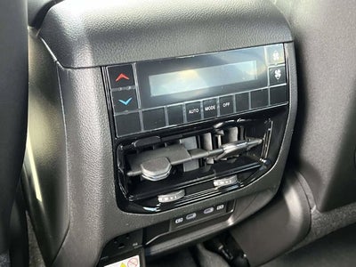 2027 Jeep Grand Cherokee Laredo Altitude