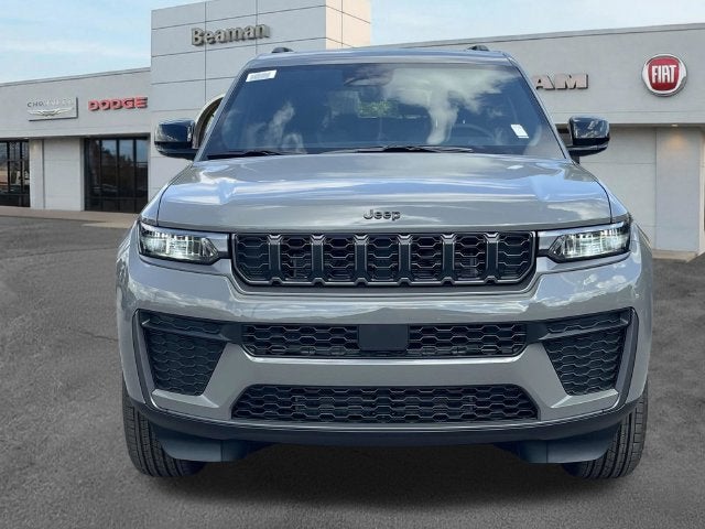 2027 Jeep Grand Cherokee Laredo Altitude