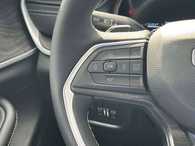 2027 Jeep Grand Cherokee Laredo Altitude