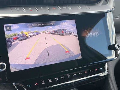 2027 Jeep Grand Cherokee Laredo Altitude