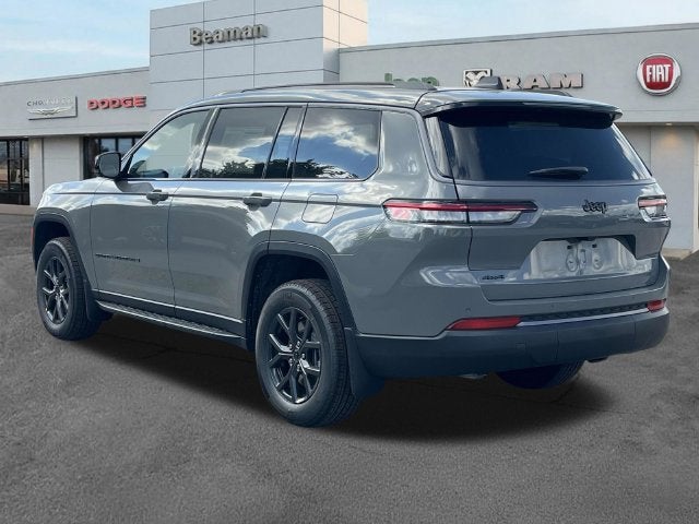2027 Jeep Grand Cherokee Laredo Altitude