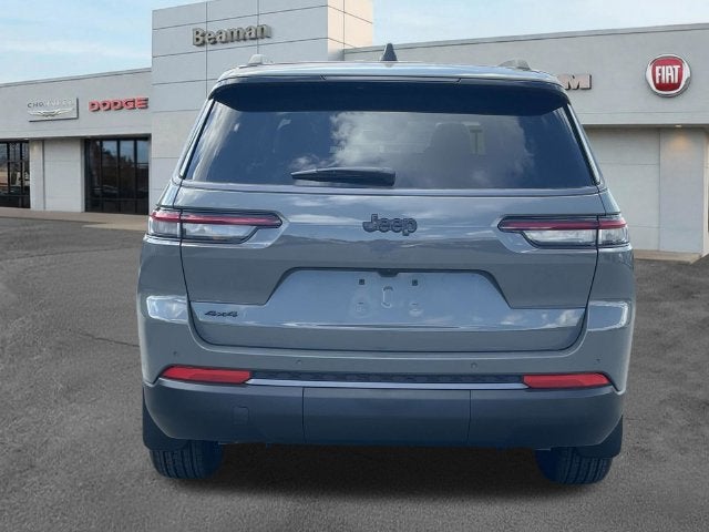 2027 Jeep Grand Cherokee Laredo Altitude