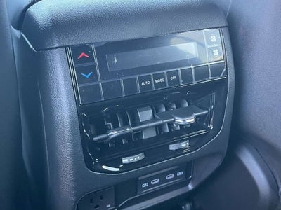 2027 Jeep Grand Cherokee Laredo Altitude