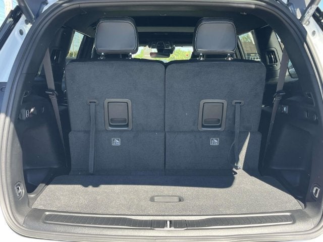 2027 Jeep Grand Cherokee Laredo Altitude