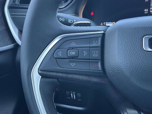 2027 Jeep Grand Cherokee Laredo Altitude