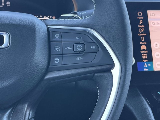 2027 Jeep Grand Cherokee Laredo Altitude