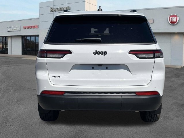 2027 Jeep Grand Cherokee Laredo Altitude